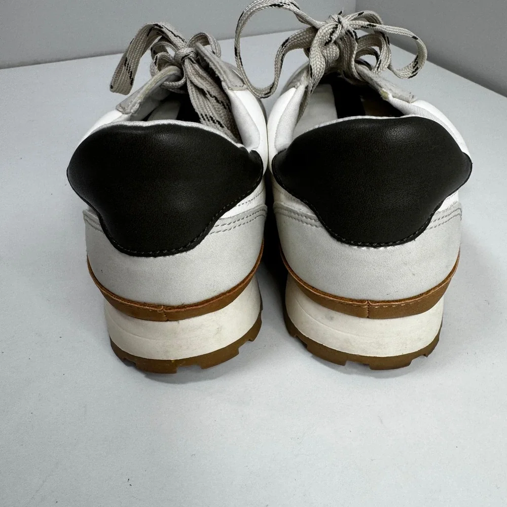 Universal Thread Womens Sz 8 White Grey Black Suede Trim Lace Up Sneakers